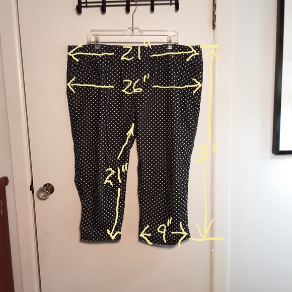 Polka-dot capris - Picture 3 of 7